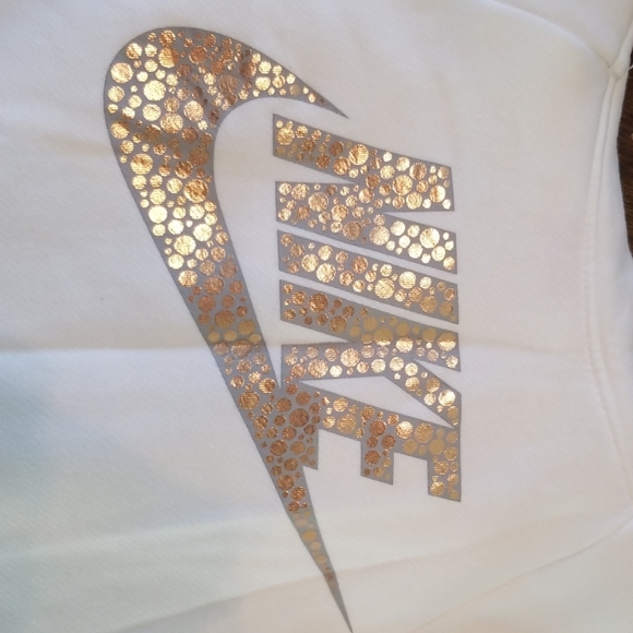 Nike White Hooded with pockets Logo Sweatshirt. - Picture 5 of 8